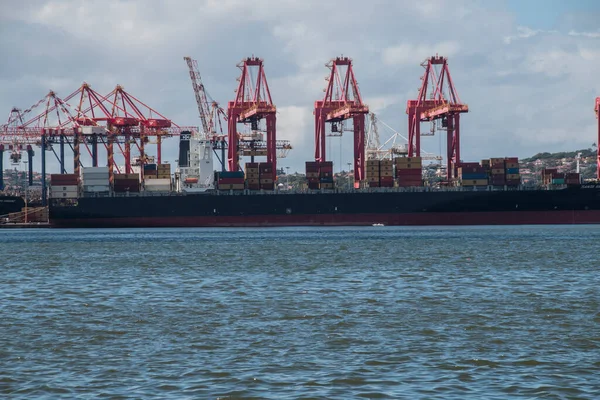 Gru Che Caricano Container Sulla Nave Nel Porto Durban — Foto Stock