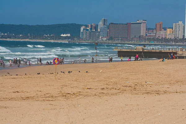 Bathers Enjoying Sunshine Durban Beach — Stock Photo, Image
