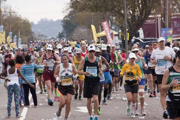 Duże grupy biegaczy w ultra maraton towarzysze — Zdjęcie stockowe