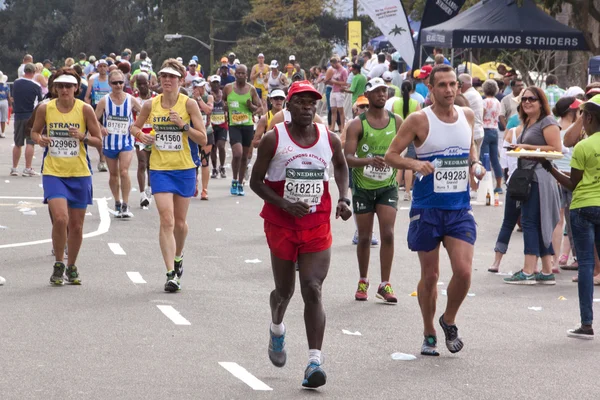 Muchos corredores y espectadores en Camaradas Ultra Maratón —  Fotos de Stock