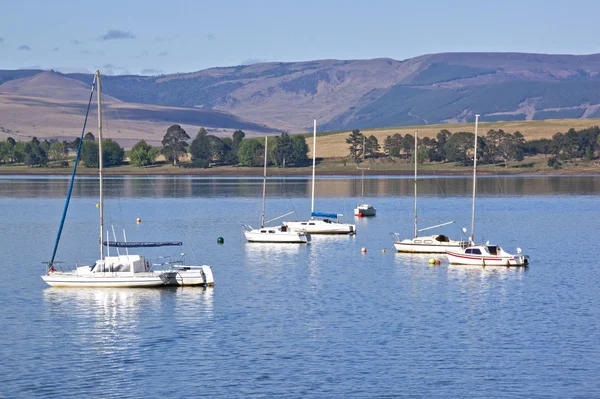 Paysage Vue sur les montagnes surplombant Idle Yachts — Photo