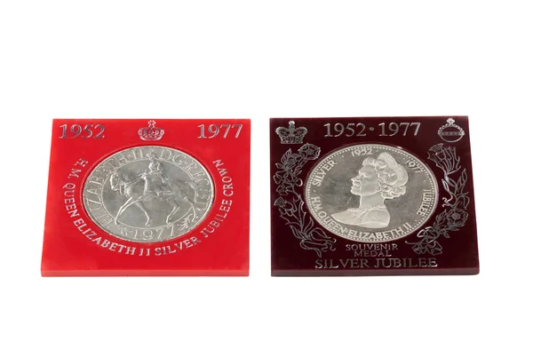 Dvě medaile vydané k uctění královny Alžběty Silver Jubile — Stock fotografie