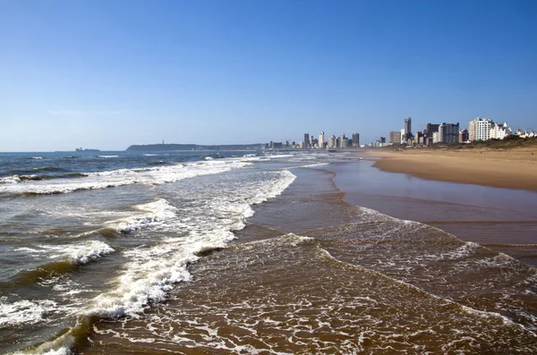 Ocean Shoreline com Hotéis em Durban Beach Front — Fotografia de Stock