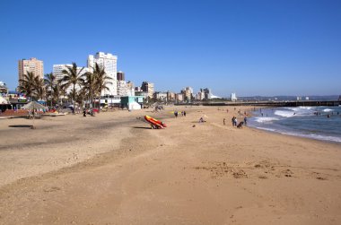 Durban 'da Addington Plajı Şehir Skyline' ına Karşı