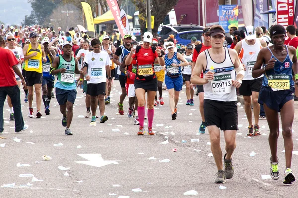 Des milliers de participants courent en 2014 Camarades Marathon Road Images De Stock Libres De Droits