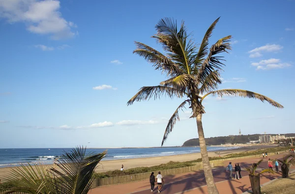 Weergave van voetpad aan het strand, Durban Zuid-Afrika — Stockfoto