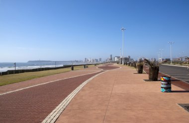 Oteller Durban'ın Golden Mile mesafe olan geçit açtı