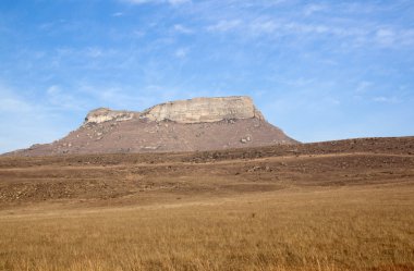 Altın kış otlak mesafe yükselen dağ ile
