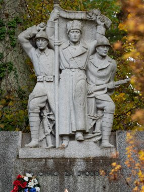 Ünlü lejyonerlerin anıtı. 24 Ekim 2020. Hronov, Çek Cumhuriyeti. Hronov kasabası Birinci Dünya Savaşı 'nda ölen lejyonerlerin mezar taşlarını ithaf etmiştir..