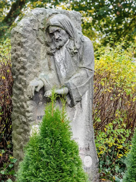 Granitskulptur Eines Alten Mannes Der Ein Grab Bewacht Oktober 2020 — Stockfoto