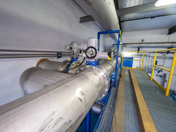 Tuyauterie Haute Pression Métal Chromé Avec Vannes Servo Entraînements Centrale — Photo