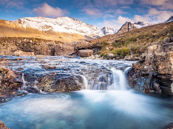 Bezoek Lente Fairy Pools Isle Skye Schotland Adembenemende Kristalheldere Watervallen Rechtenvrije Stockafbeeldingen