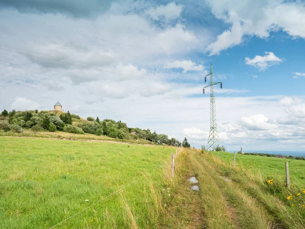 Historická Kaple Panny Marie Medeneckém Summitu Nad Starým Opuštěným Hornickým — Stock fotografie