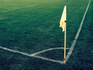 doğal futbol Bahçesi, tembel Rüzgar eserken köşesinde sarı bayrak