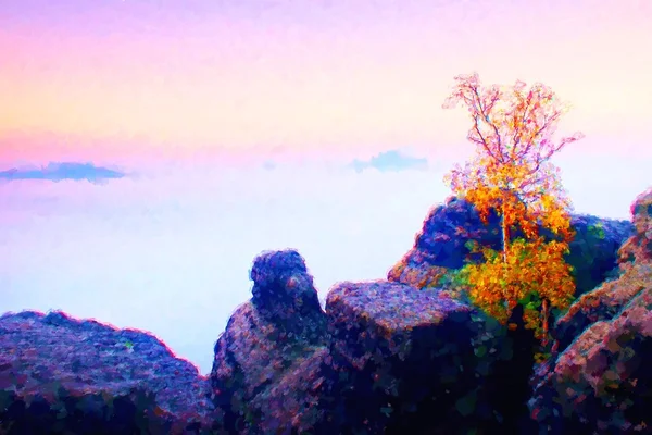 Akvarell festék. Festék hatása. Fa ködös-óceáni sziget. Gyönyörű hegyi teljes Hold éjszaka. Csúcsok krémes köd. — Stock Fotó