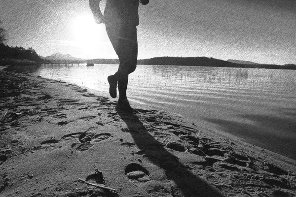 Black and white dashed retro sketch. Running man on beach. Sportsman run in baseball cap, jogging guy during the sunrise — Stock Photo, Image