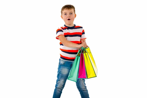 Primer Plano Niño Pequeño Celebración Compras Bolsas Multicolores Venta Vacaciones — Foto de Stock