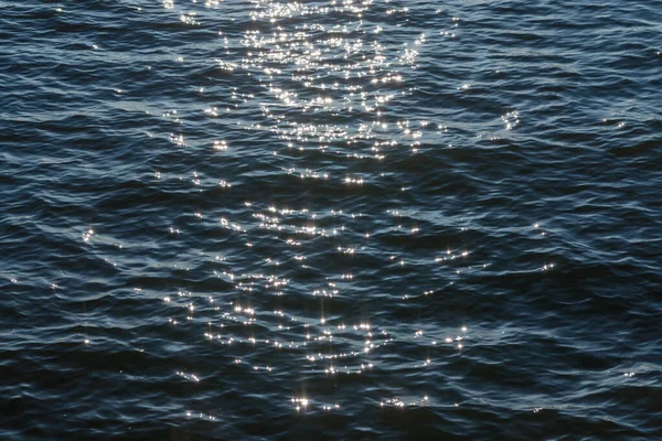 Een Echte Shot Van Diepblauwe Ruwe Zee Met Veel Zee — Stockfoto