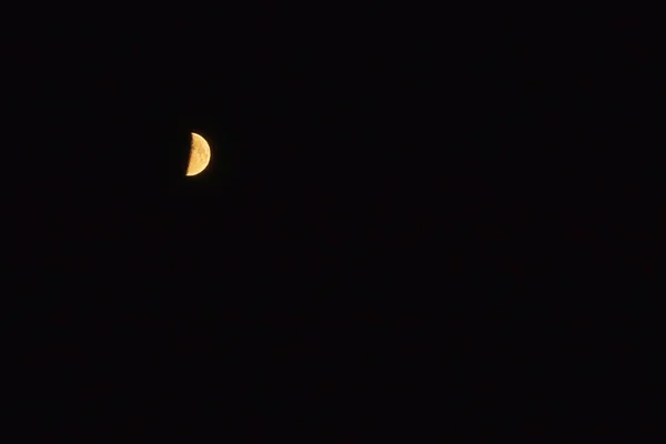 Media Luna Cielo Oscuro Noche Noche Cielo Azul Luna Copiar — Foto de Stock