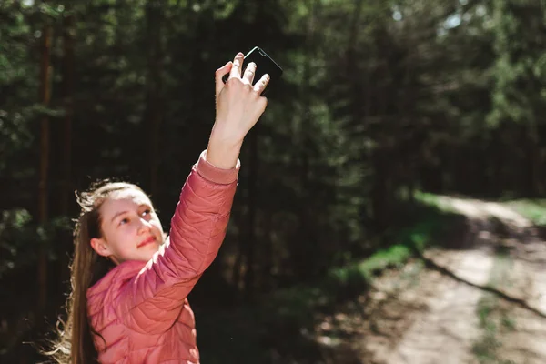 Jeune Adolescente Voyageuse Prenant Selfie Sur Téléphone Portable Dans Une — Photo