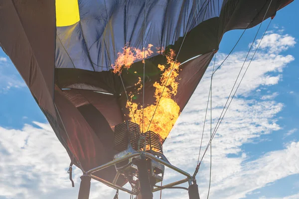 Chama Quente Queimador Gás Acende Dentro Balão Quente Noite Verão — Fotografia de Stock