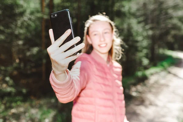 Jeune Adolescente Voyageuse Prenant Selfie Sur Téléphone Portable Dans Une — Photo