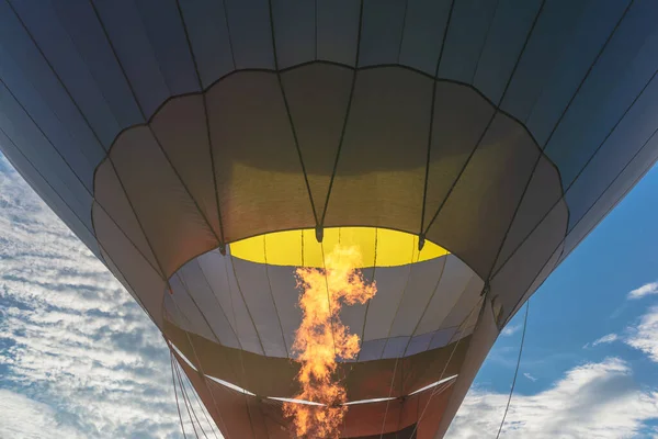 Llama Caliente Quemador Gas Enciende Dentro Globo Aire Caliente Noche —  Fotos de Stock