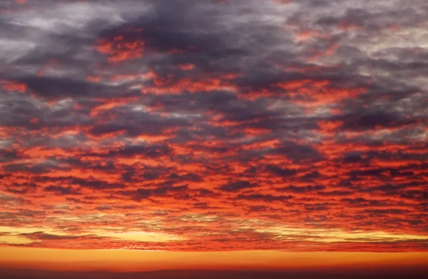 Apocalíptico Fogo Vermelho Laranja Céu Pôr Sol Céu Bonito Fundo — Fotografia de Stock