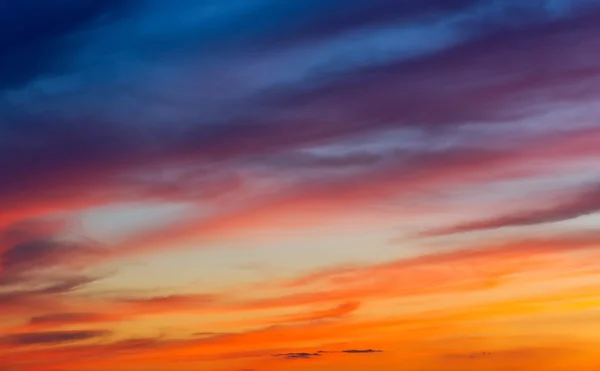 Hermoso Cielo Colorido Cielo Anaranjado Puesta Sol — Foto de Stock