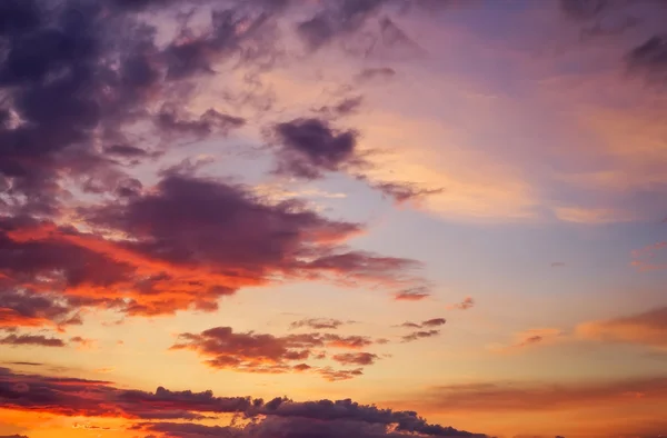 Ciel orangé orangé couchant. Beau fond de ciel . — Photo