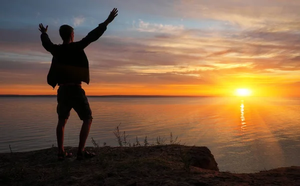 Young Man Standing Arms Outstretched Sunset — Stock Photo, Image
