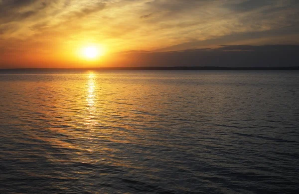 Prachtige Vurige Zonsondergang Hemel Het Strand Samenstelling Van Natuur — Stockfoto