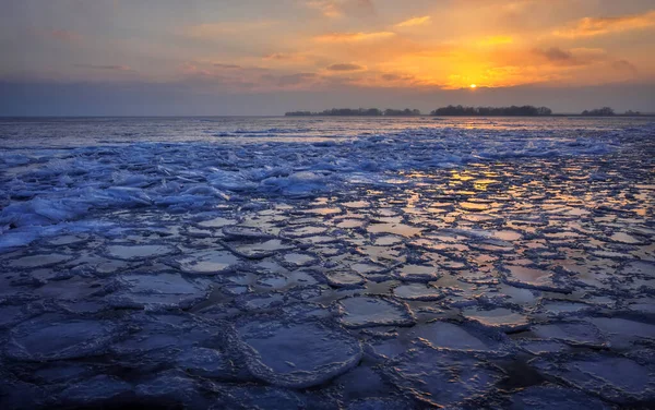 Lever Soleil Mer Gelée Beau Paysage Hivernal Avec Lac Matin — Photo