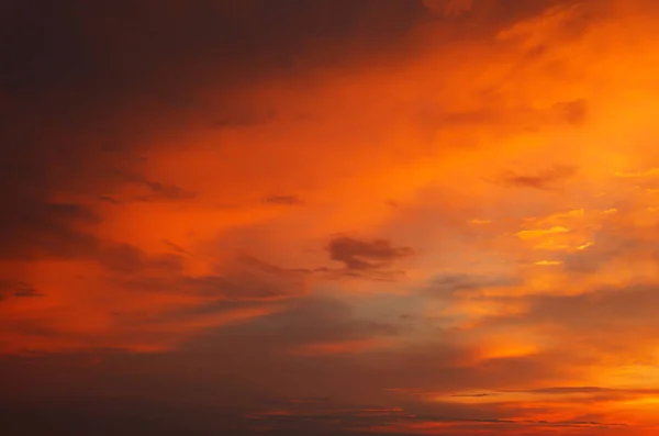 Fantástico Hermoso Amanecer Colorido Con Cielo Nublado Imagen Escénica Luz —  Fotos de Stock