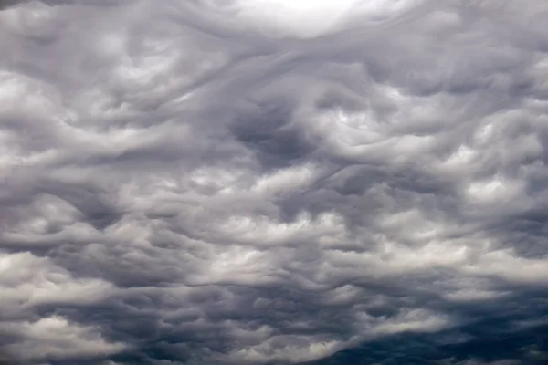 Cielo Oscuro Lleno Nubes Ante Lluvia —  Fotos de Stock