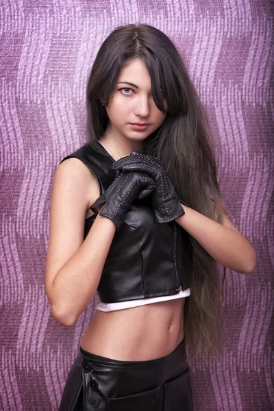 Giovane bella ragazza su uno sfondo viola. Carattere cosplay . — Foto Stock