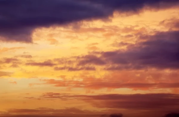 美しいカラフルな夕焼け。空の背景 — ストック写真