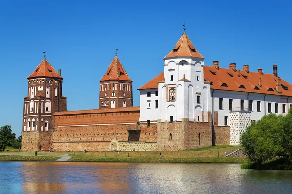 Château en ville Mir de Biélorussie. Château médiéval de Mir — Photo