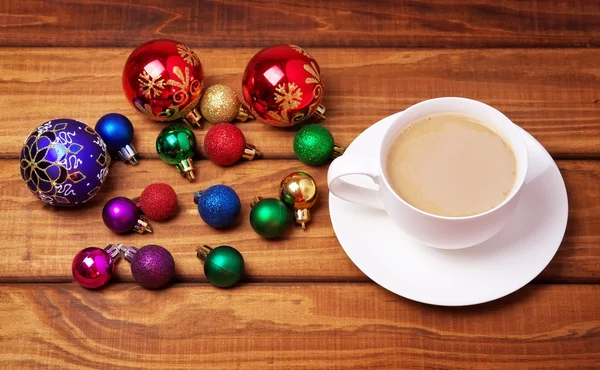 Fincan kahve ve farklı Noel bubbles — Stok fotoğraf