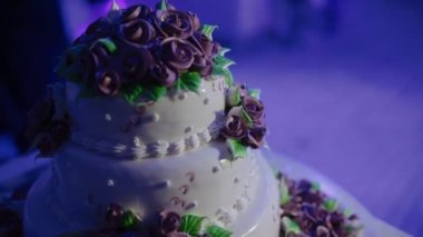 Mor Güllü güzel düğün pastası