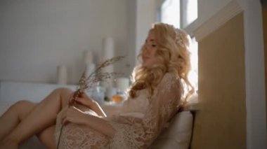 Model poz için fotoğrafçı Studio