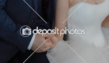 Gelin ve damat poz elele