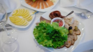 Tablo parti için güzel ve lezzetli yiyecek dolu