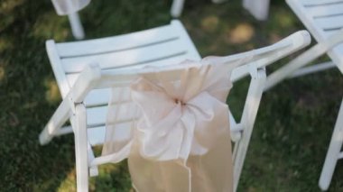 Ahşap beyaz sandalye