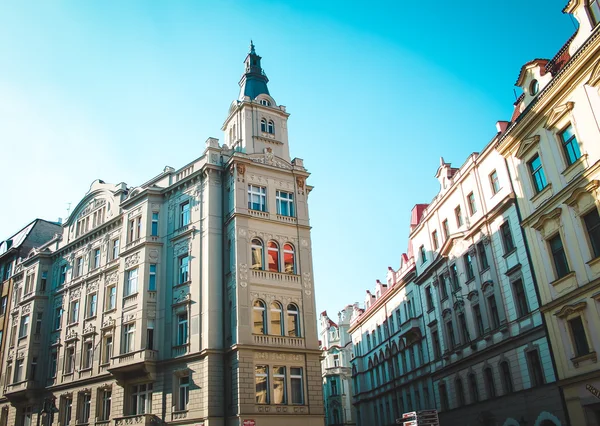 Schöne Gebäude an der europäischen Straße — Stockfoto