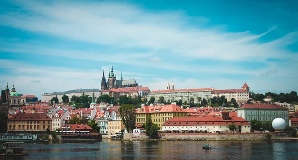 Landschap. Panorama van Praag. Czeh Republiek. — Stockfoto