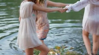 Kadınlar dans daire