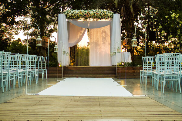 Еврейский хупа, свадебный путдор
 .