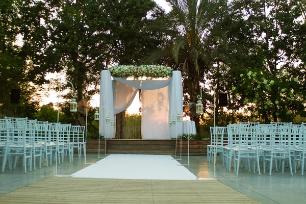 Hupa judeu, putdoor casamento  . — Fotografia de Stock