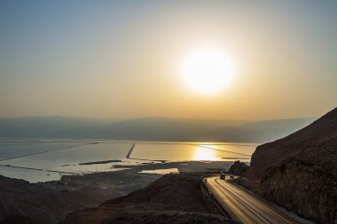 Ölü Deniz'in güzel sahil .